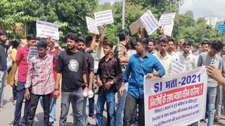 राजस्थान एसआई भर्ती रद्द होने पर छात्रों का फूटा गुस्सा