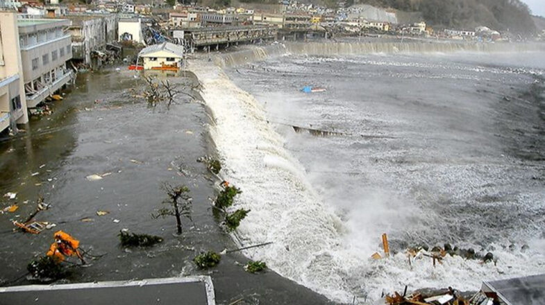 रूस के कामचटका में 7.4 तीव्रता का भूकंप, सुनामी की चेतावनी जारी