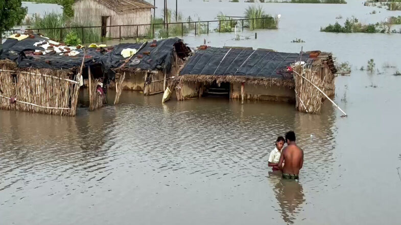 बाढ़ और बारिश से राहत नहीं