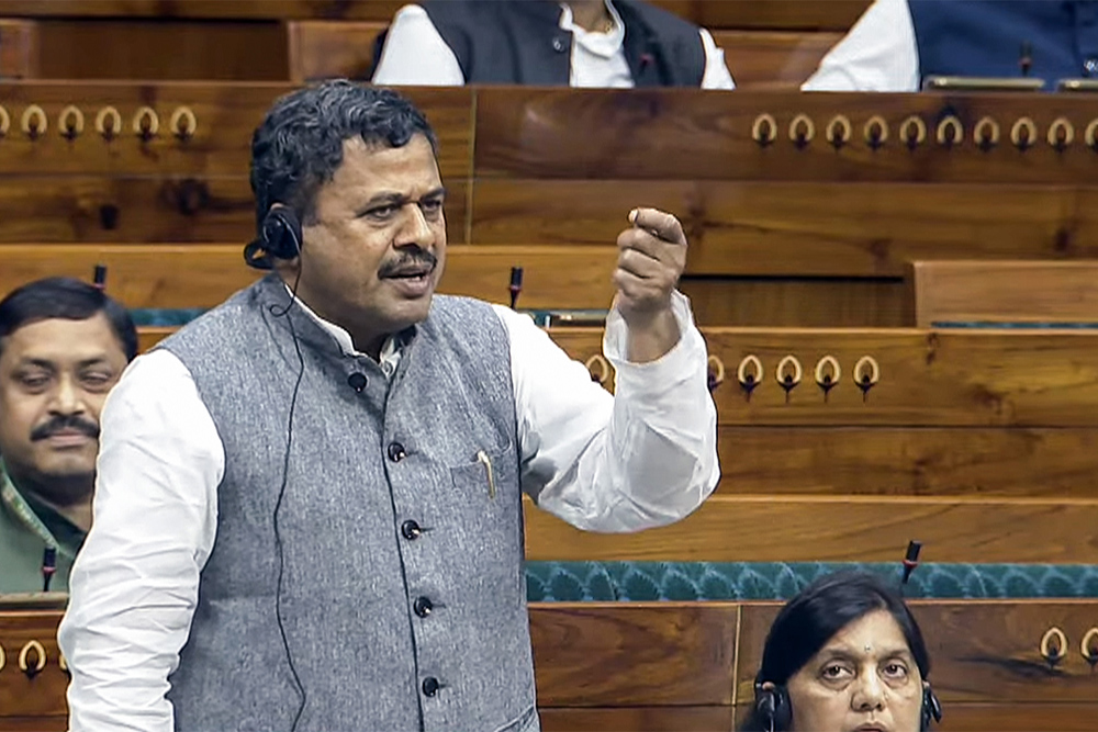 जदयू के बागी सांसद पर नहीं हुई कार्रवाई