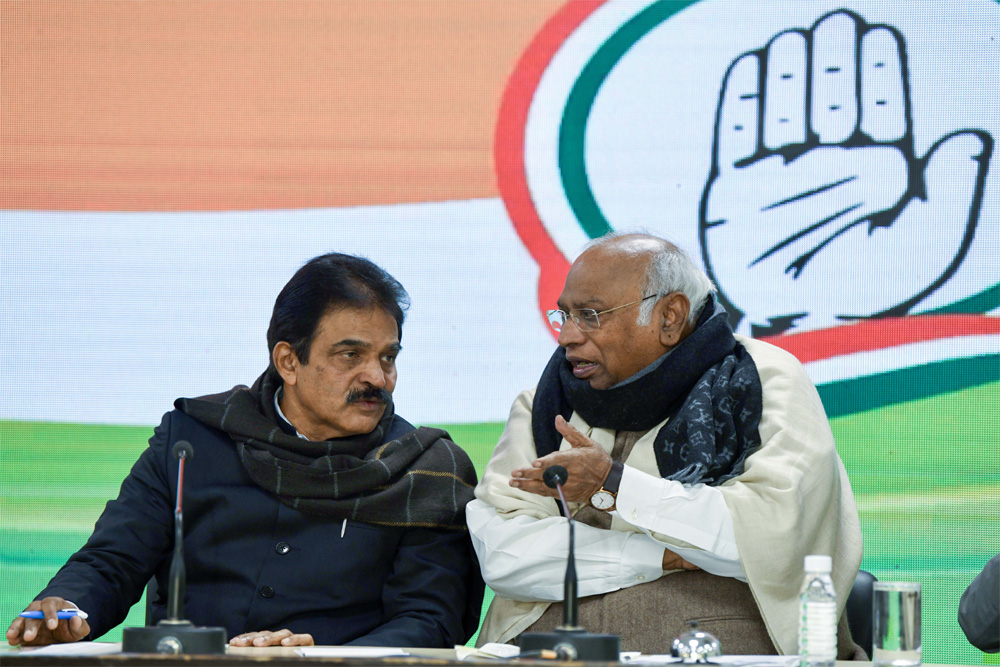 केरल में कांग्रेस नेताओं की दावेदारी