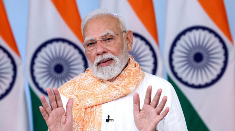 मोदी ने उठाया मां का मुद्दा