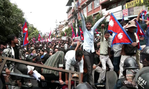 अंतरिम सरकार के लिए बातचीत