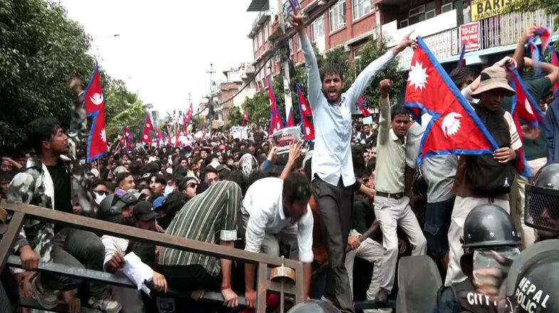 नेपाल में जनता का संघर्ष बार-बार