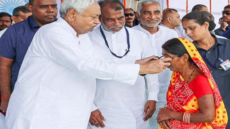 नीतीश का युवाओं और महिलाओं पर फोकस