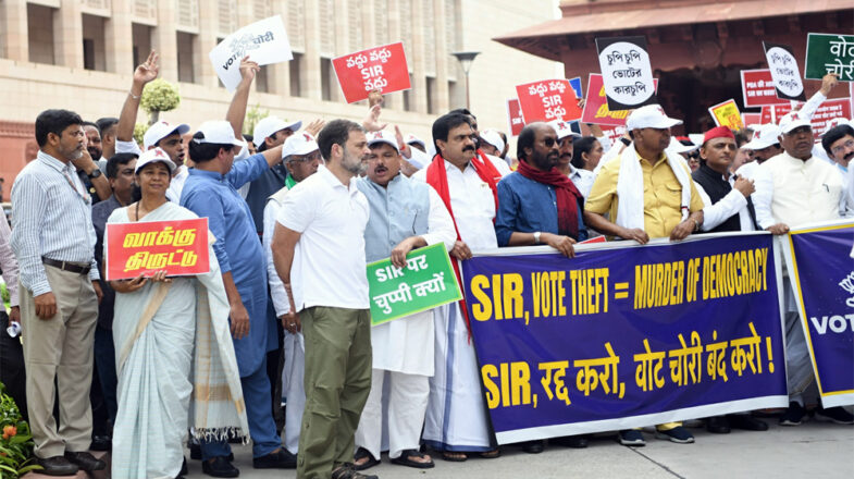 सड़क पर फिर उबाल