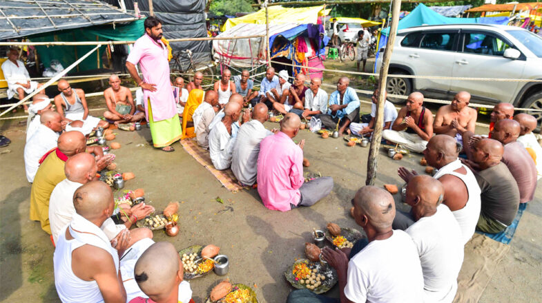 श्रद्धापूर्वक माता–पिता की सेवा ही सच्चा श्राद्ध