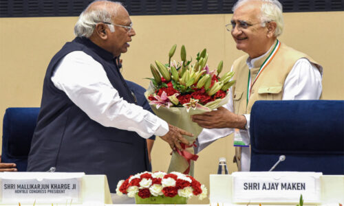 सलमान खुर्शीद को लेकर कांग्रेस की चिंता