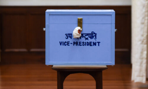 उजड्ड विमर्श की इंतिहा के दौर में