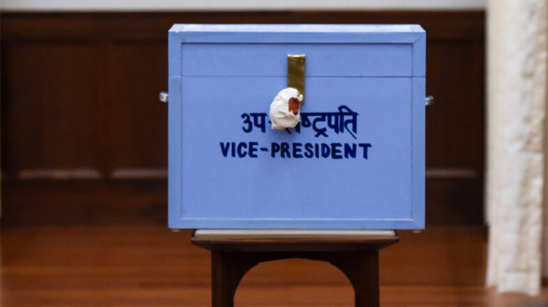 उजड्ड विमर्श की इंतिहा के दौर में