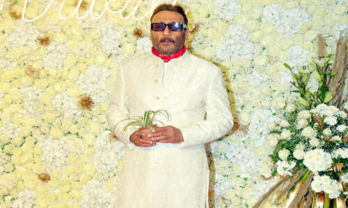 जैकी श्रॉफ ने मनाया ‘भूत अंकल’ के 19 साल पूरे होने का जश्न