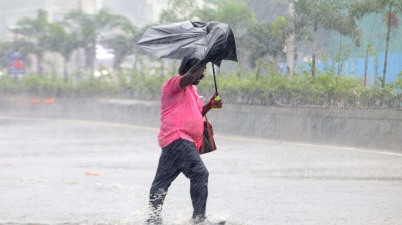 दिल्ली में कृत्रिम बारिश कराने का प्रयास