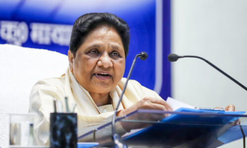 कांशीराम के नाम पर सपा-कांग्रेस का छलावा, जातिवादी सोच उजागर : मायावती