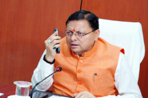 सीएम धामी ने उत्तराखंड बोर्ड टॉपर्स को किया फोन, दी बधाई और शुभकामनाएं