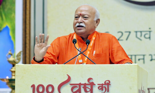 सरकार को भागवत की नसीहत