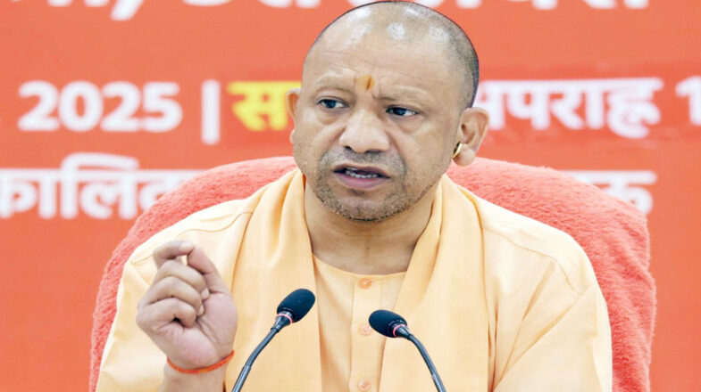 ‘जो पशुओं का चारा खा जाए, वह मनुष्य का हक भी डकार जाता है: सीएम योगी