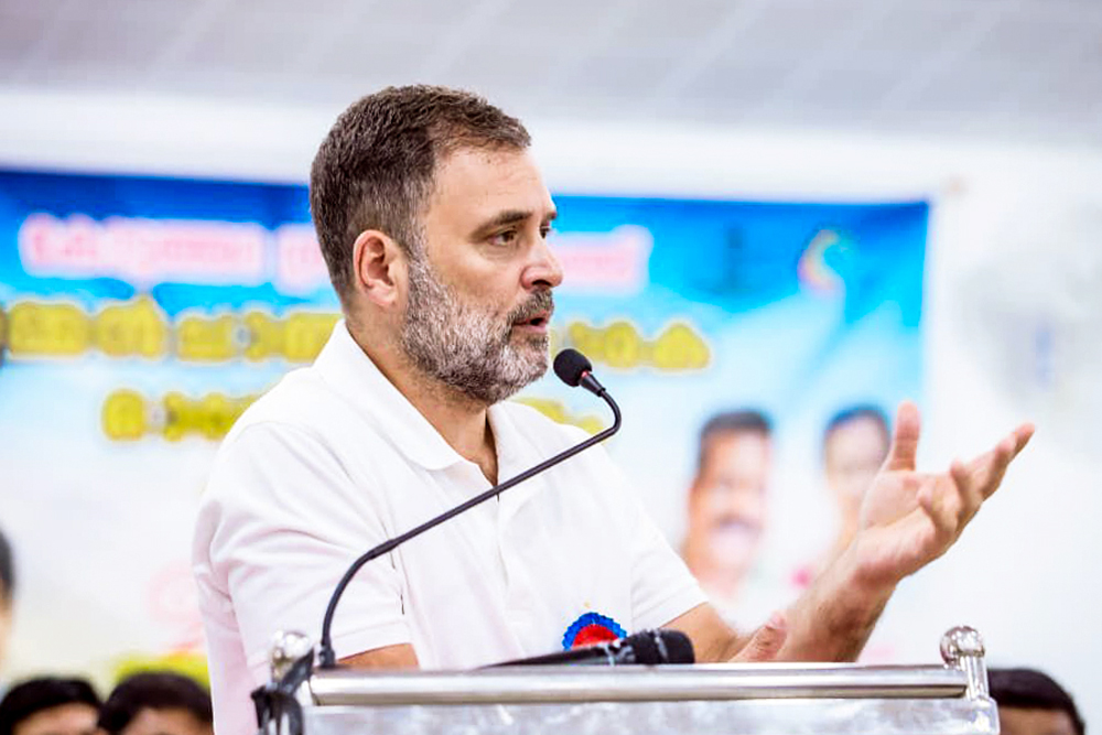 अफगान मंत्री की प्रेस वार्ता में महिला पत्रकारों की अनुपस्थिति पर राहुल ने केंद्र को घेरा