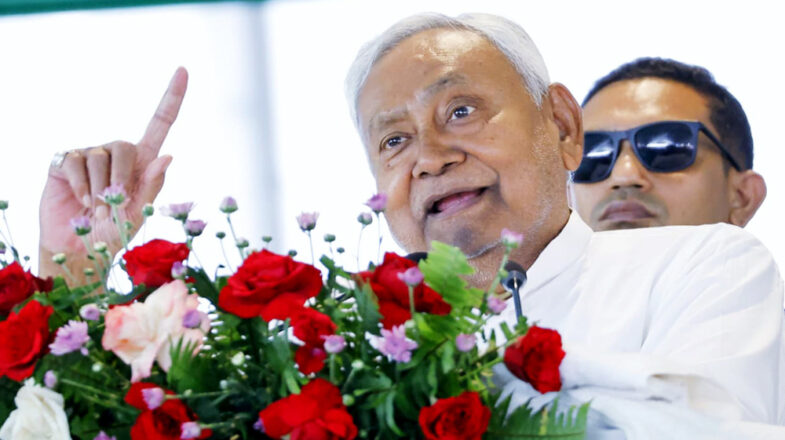 बिहार में 35 आईएएस का तबादला