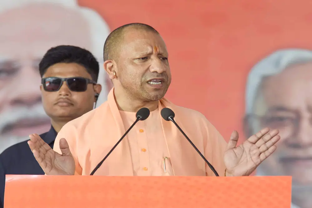 यूपी में महिलाओं को मुफ्त बस पास