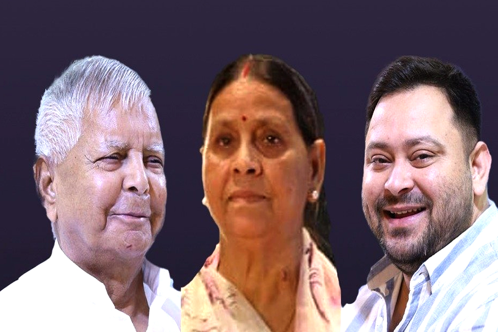 आईआरसीटीसी स्कैम : लालू, राबड़ी और तेजस्वी पर राउज एवेन्यू कोर्ट में भ्रष्टाचार के आरोप तय