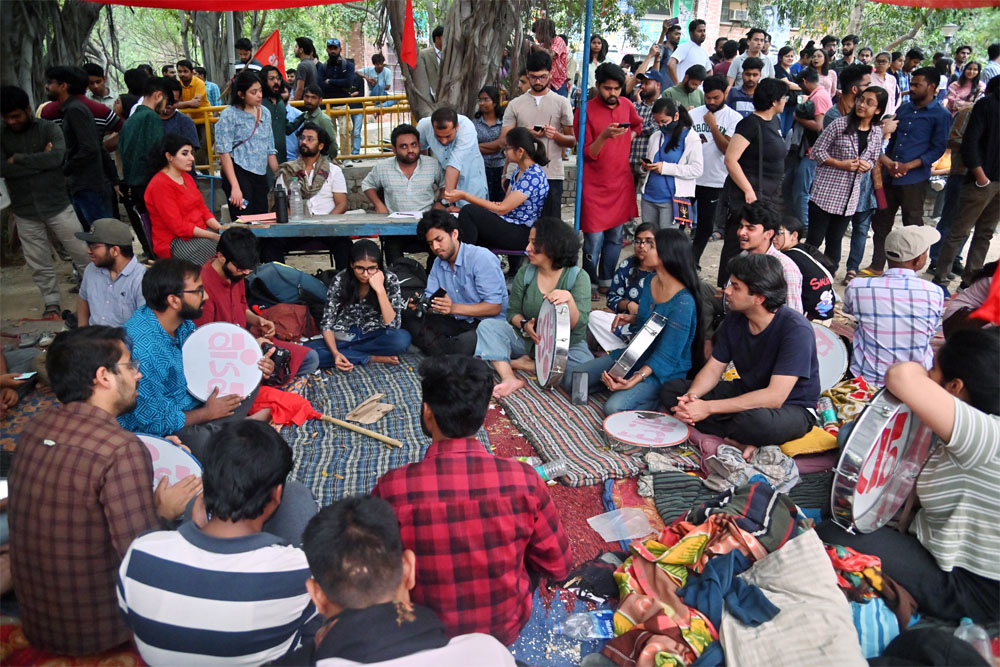 इस बार जेएनयू में लेफ्ट एकजुट