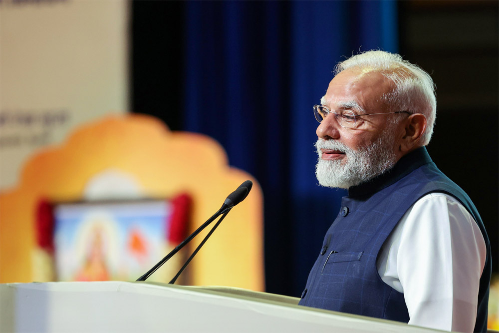 मोदी ने की संघ और स्वंयसेवकों की तारीफ