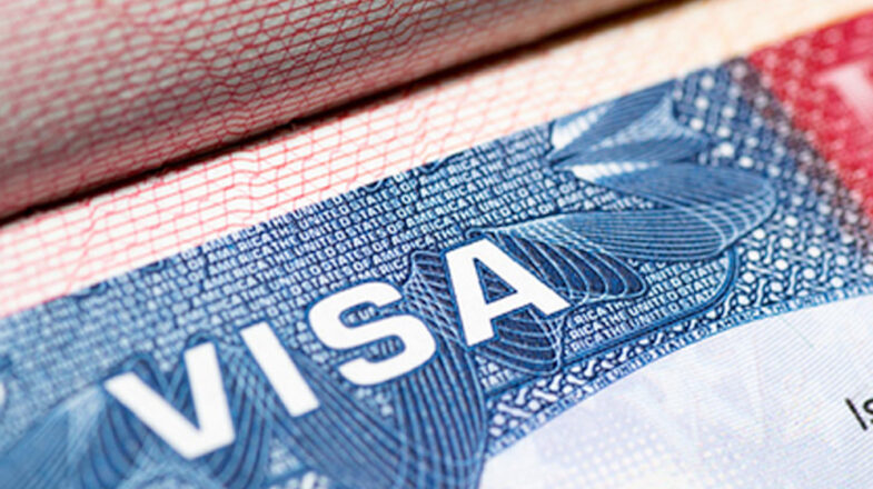 अमेरिका ने 1 लाख डॉलर की एच-1बी वीजा फीस पर दी सफाई