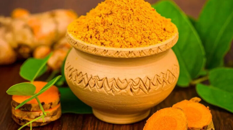 आयुर्वेद से लेकर विज्ञान तक जीवन रक्षक औषधीय हल्दी के गुण