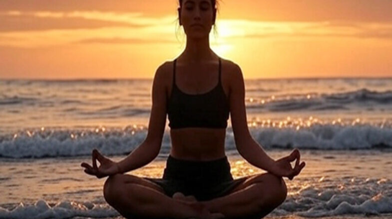 खाने के बाद करें ये तीन योगासन, नींद और पाचन दोनों में होगा सुधार