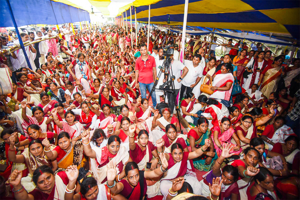 ‘मुफ्त की रेवड़ी’ का सहारा है