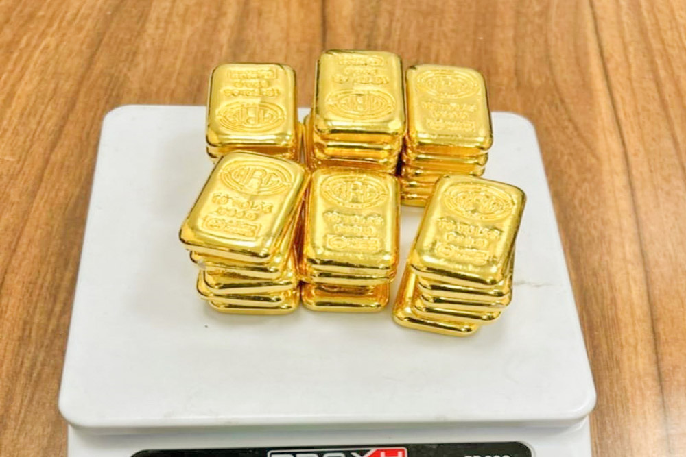 गोल्ड कार्डः चीन है वित्तीय उलटफेर की तैयारी में!