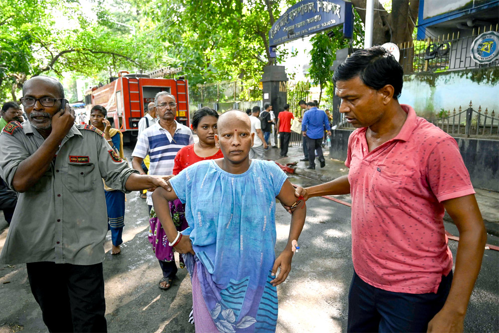 कठघरे में निगरानी व्यवस्था