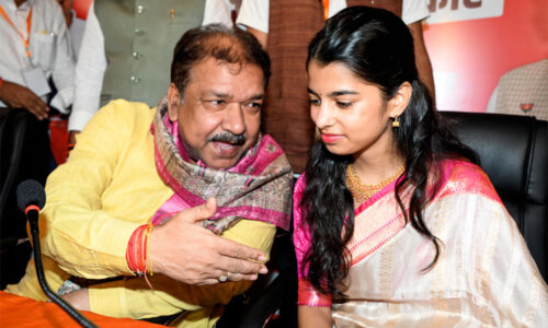 भाजपा का प्रचार भोजपुरी कलाकारों के हवाले