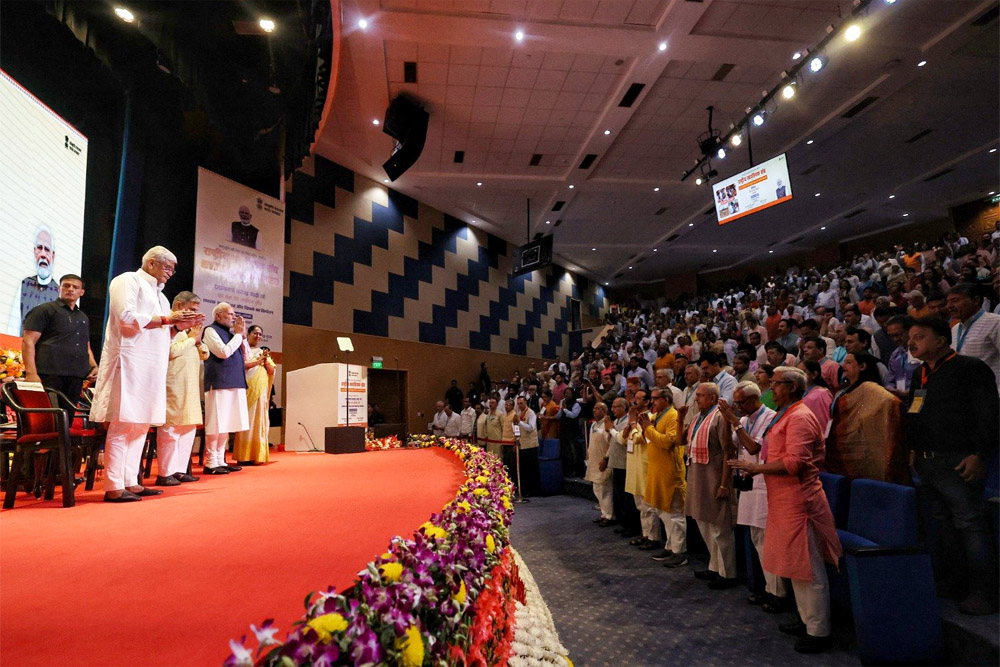 संघ के सौ साल में हासिल है मोदी के 11 साल!