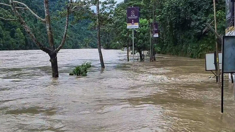 नेपाल में 50 से ज्यादा मौत