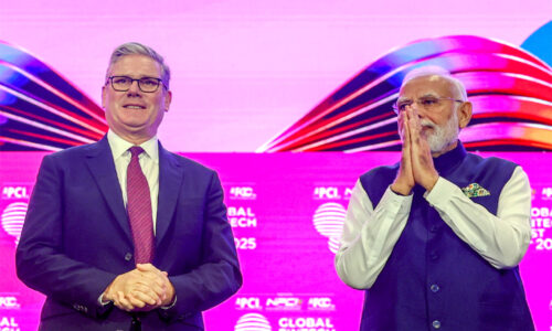 मोदी-स्टार्मर ने सीईओ फोरम को संबोधित किया