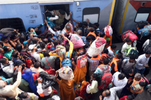 प्रवासी बिहारियों की मुश्किलों का हल नहीं!