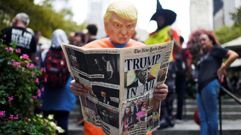 ग्रीनलैंड में ट्रंप के खिलाफ प्रदर्शन