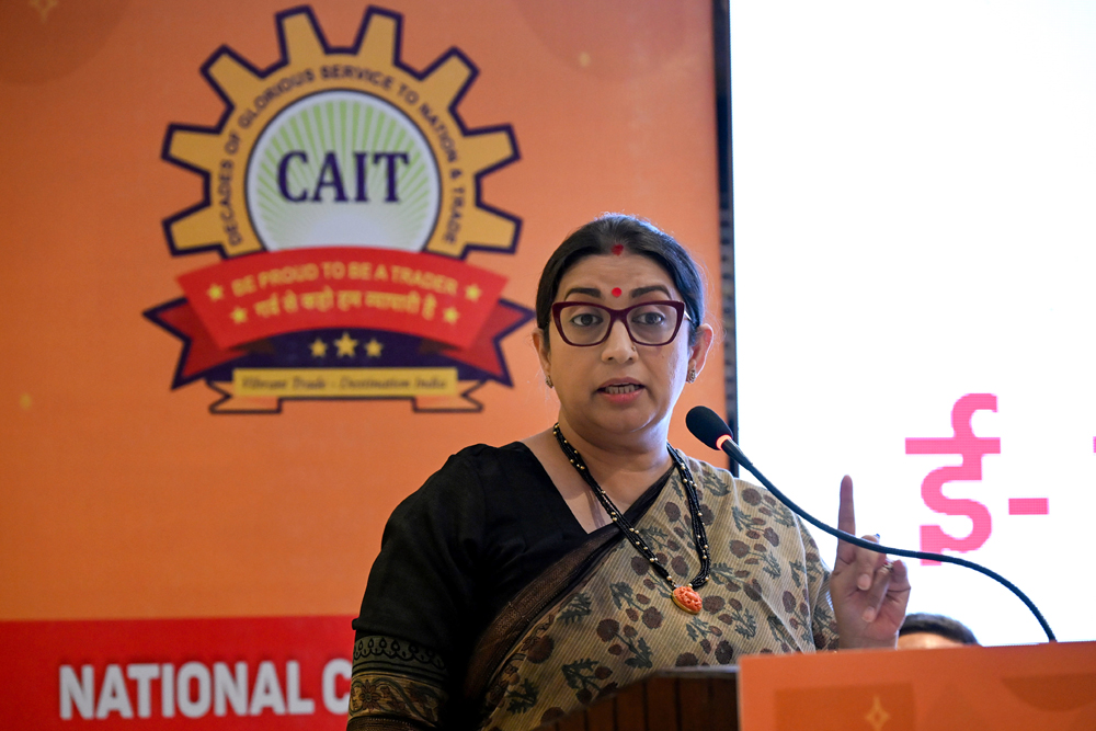 बिहार में एनडीए सरकार महिलाओं की समृद्धि की गारंटी : स्मृति ईरानी