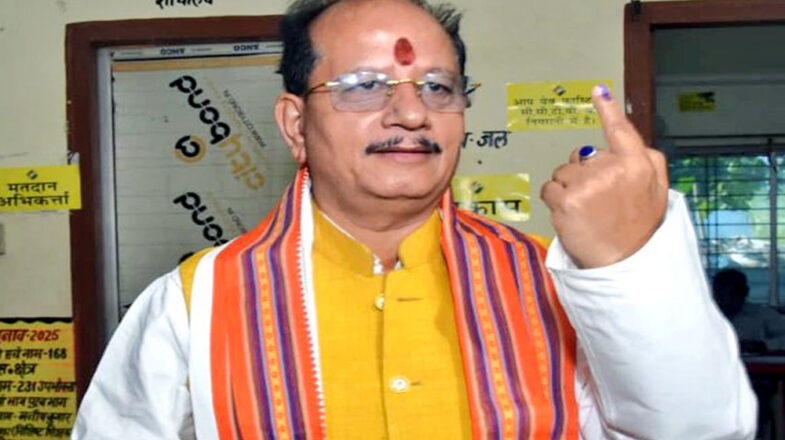 सरकार चुनने के लिए नहीं, बल्कि बिहार के विकास के लिए भी करें मतदान: विजय सिन्हा