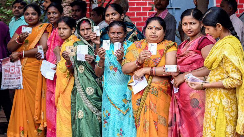 बिहार में रिकॉर्ड मतदान