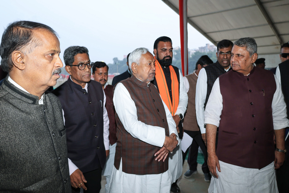 बिहार: जदयू विधायक दल की बैठक में नीतीश कुमार नेता चुने गए