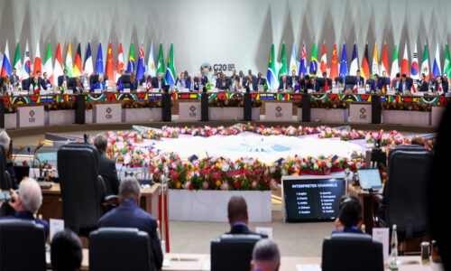 अमेरिका को पीछे छोड़ आगे बढ़ी दुनिया!