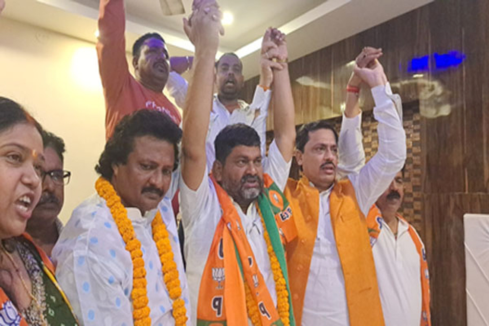 बिहार: पहले चरण के मतदान से पहले बड़ा उलटफेर, मुंगेर से जन सुराज के प्रत्याशी भाजपा में शामिल