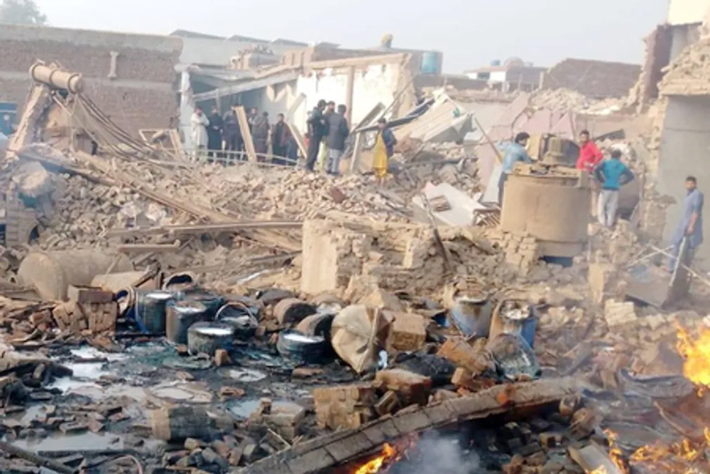 पाकिस्तान : फैसलाबाद धमाके में मौत का आंकड़ा 20 तक पहुंचा, 10 घंटे तक चला रेस्क्यू ऑपरेशन