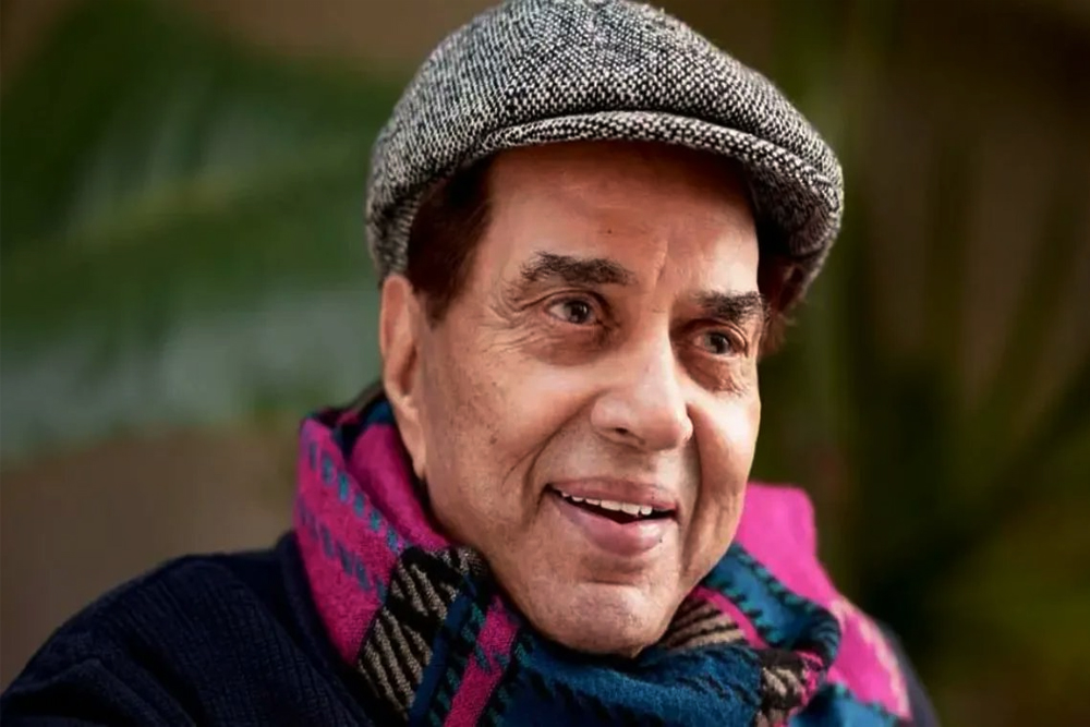 दिग्गज अभिनेता धर्मेंद्र की हालत नाजुक:  ब्रीच कैंडी अस्पताल में भर्ती