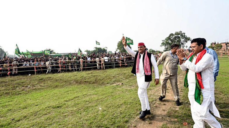 अखिलेश यादव की बड़ी ब्रांडिंग