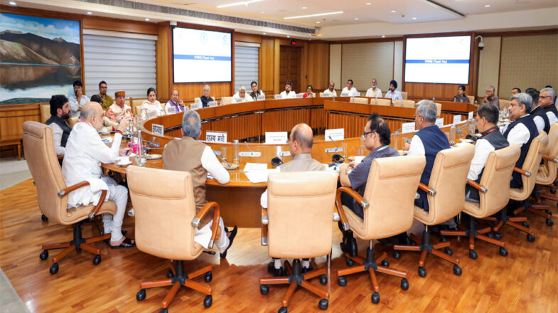 संसदीय समिति में विस्फोट पर चर्चा नहीं