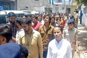 नागरिकता को निरंतर विवाद में रखना ठीक नहीं