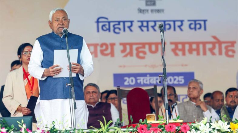 ज्योतिष की सलाह पर शपथ का समय